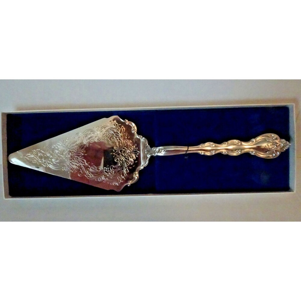 International Silver Company Silver Plate Cake/Pie Server 12"  104-081 in box